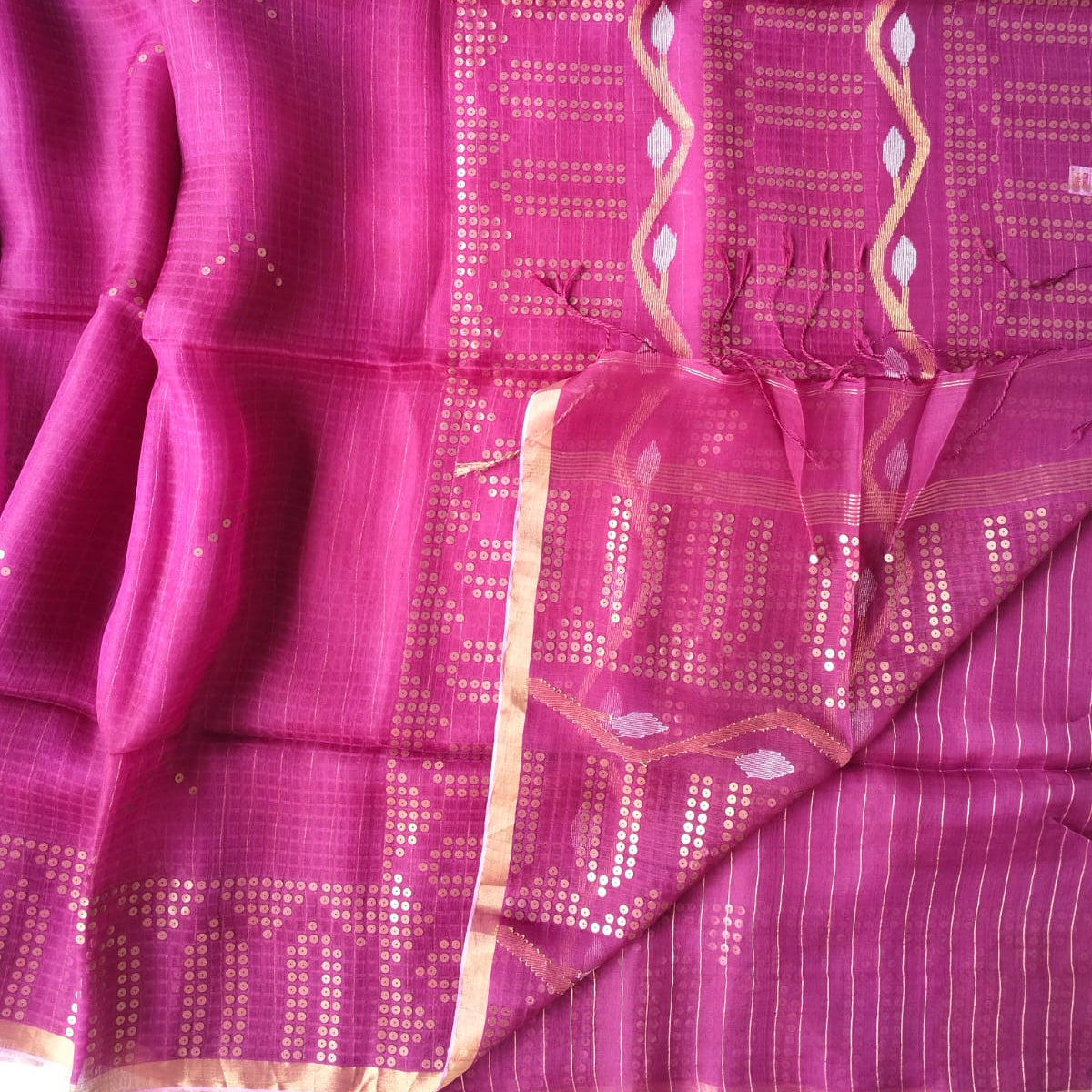 Handloom muslin sequin saree