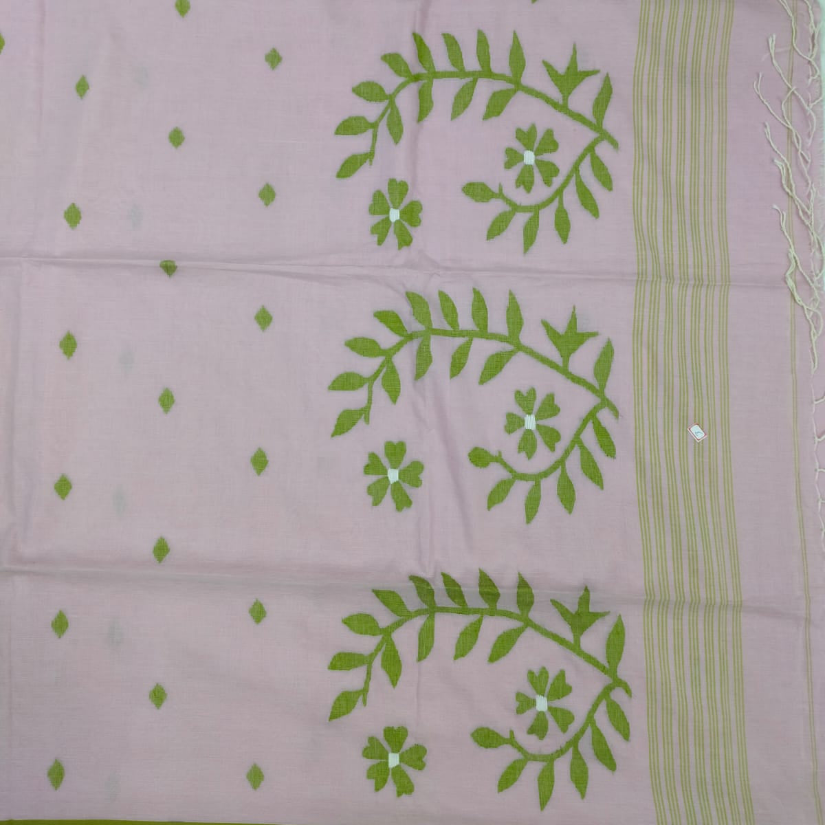 The design of pallu.