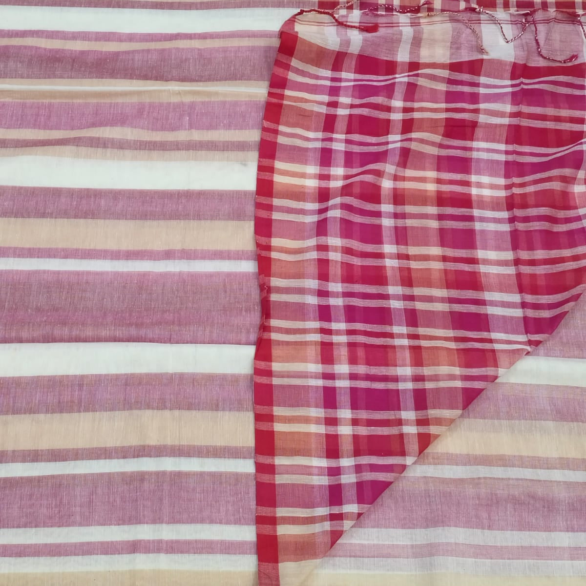 The reverse of teh pallu.