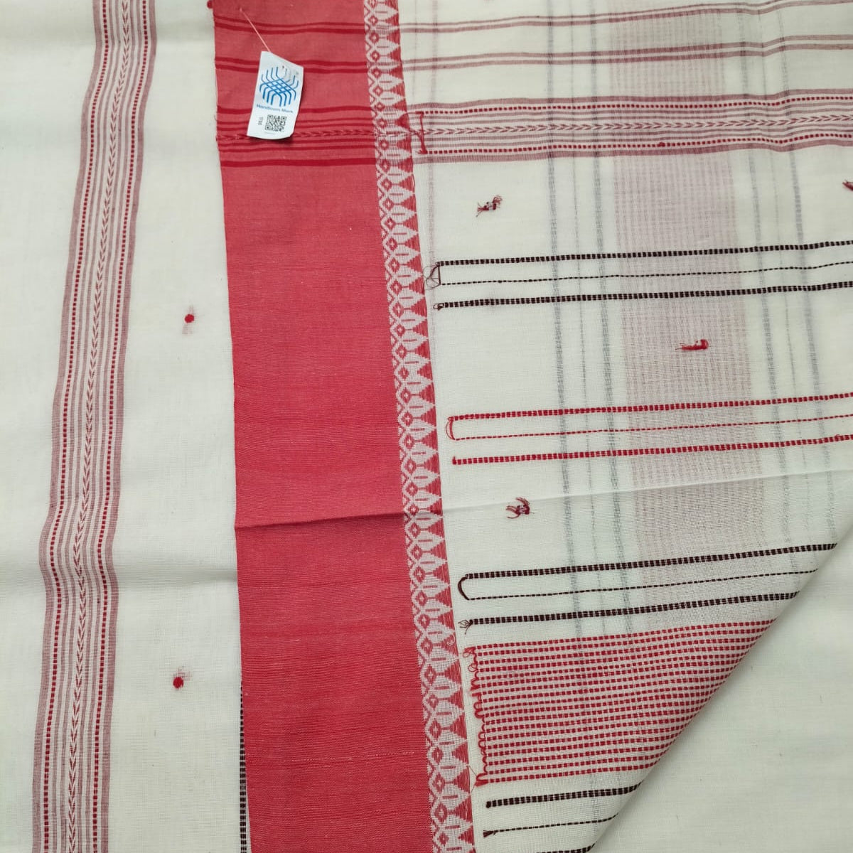 The reverse side of the pallu