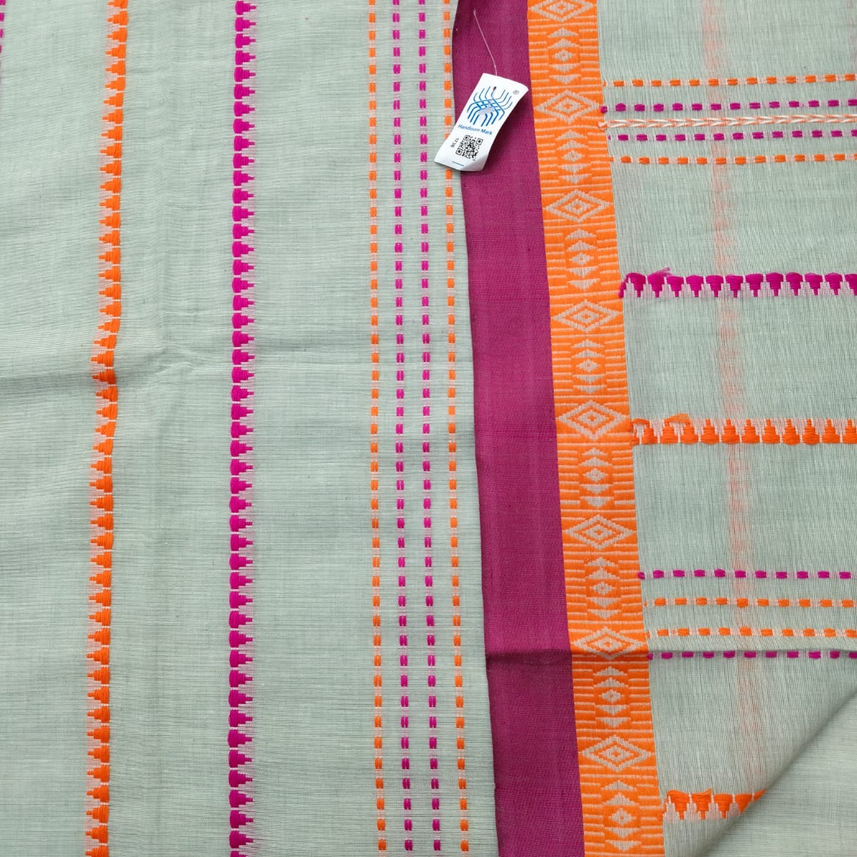The reverse side of the pallu