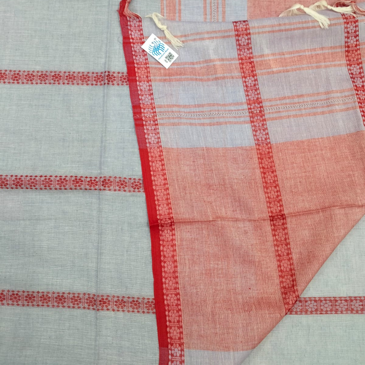 The reverse side of the pallu