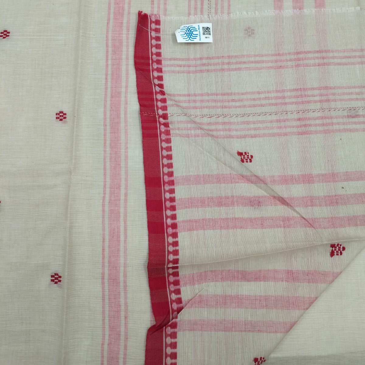 The reverse side of the pallu