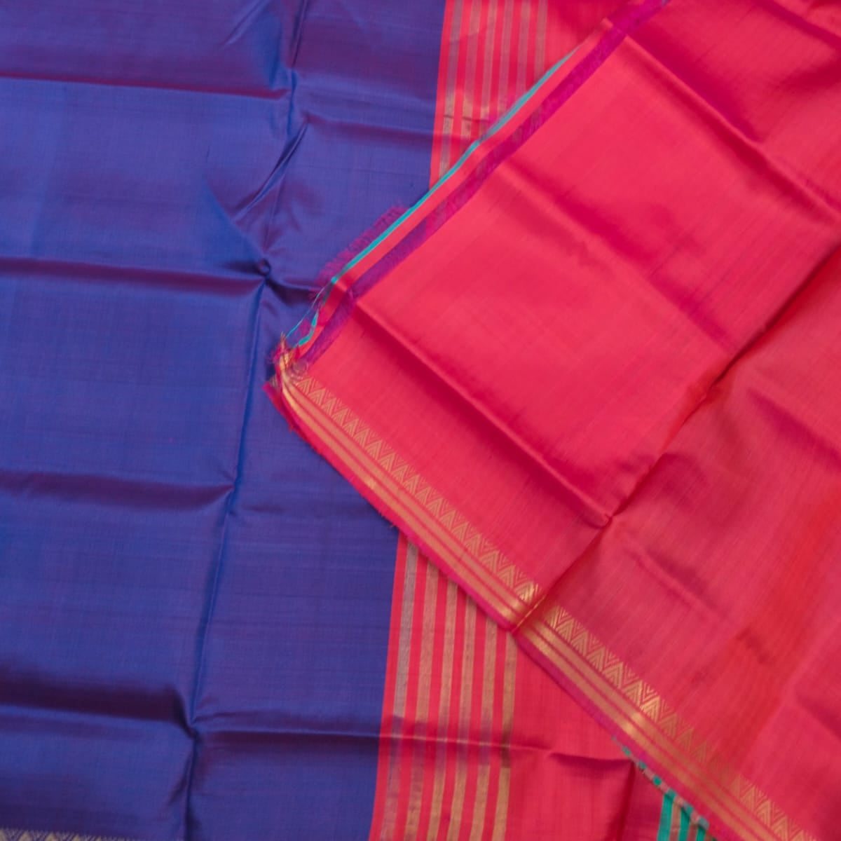 Handloom pure katan/muberry silk with small border