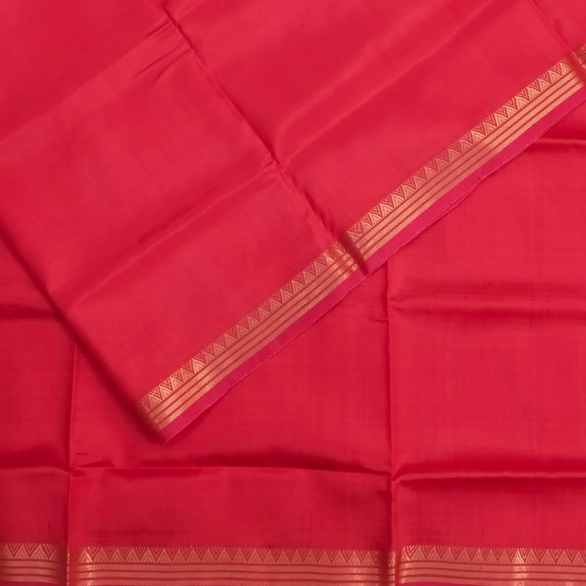 Handloom katan silk/mulberry silk plain saree with 1 inch zari border.