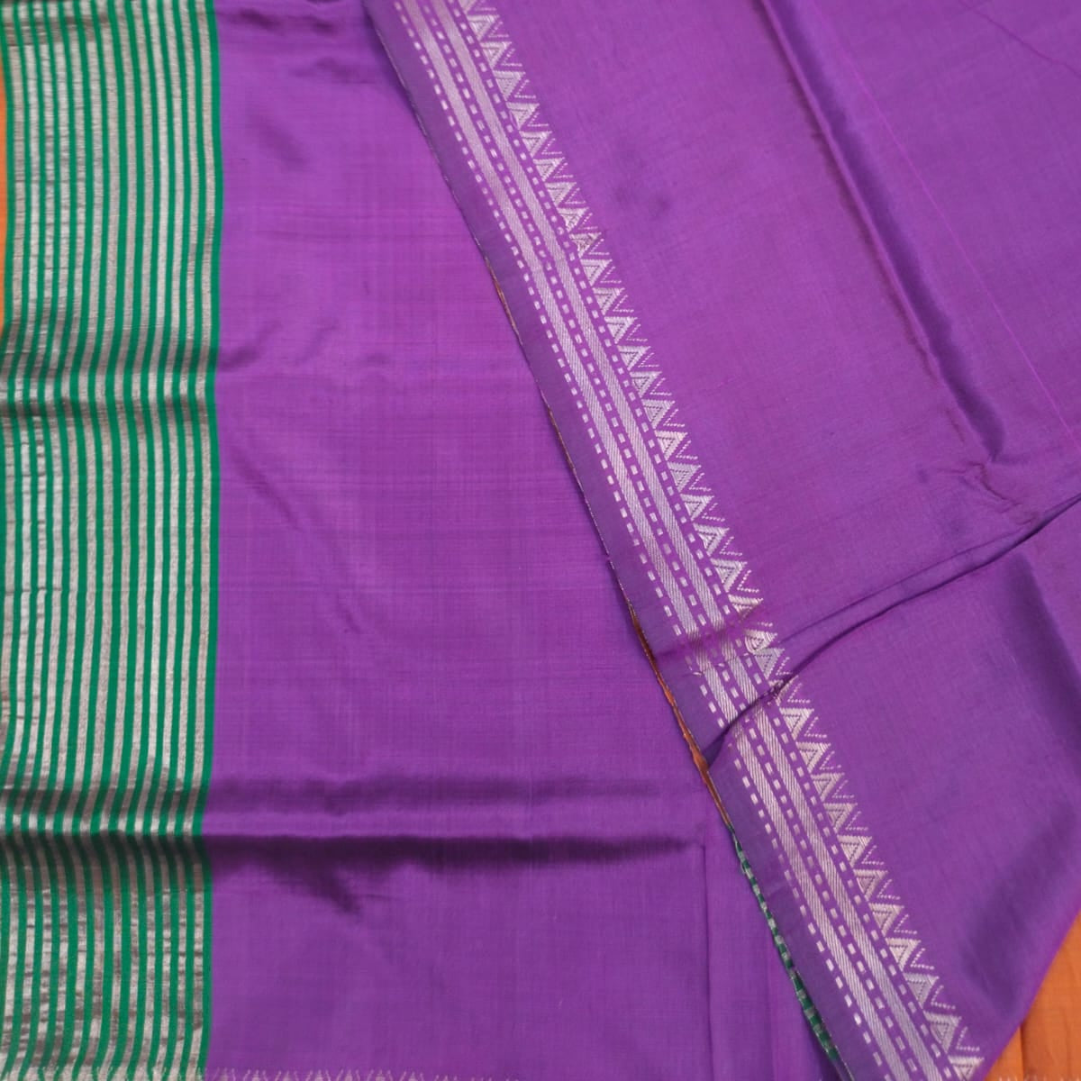 Handloom katan silk/mulberry silk plain saree with 1 inch zari border.