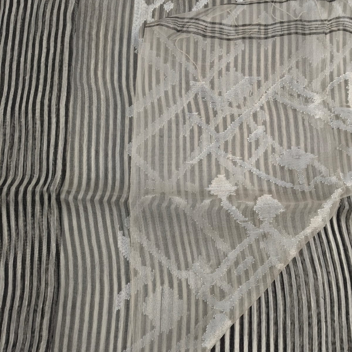 Handloom stripped striped silk linen saree with muslin pallu