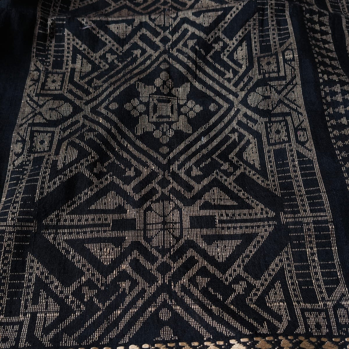 The andwoven pallu